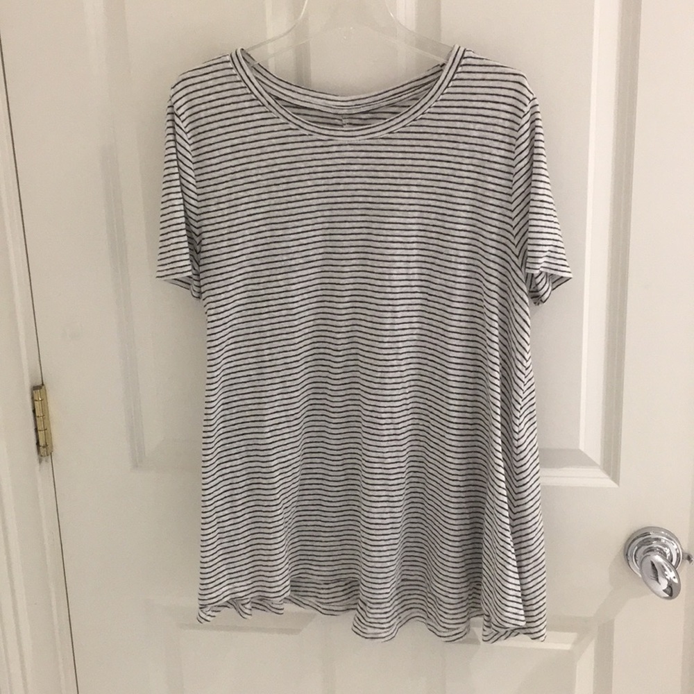 Striped shirt sleeve flowy top
